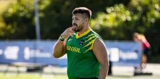 O experiente quarterback do Brasil, Kyoshi Takemura, em treino no mundial da Finlândia. Photo by Grasiela Gonzaga