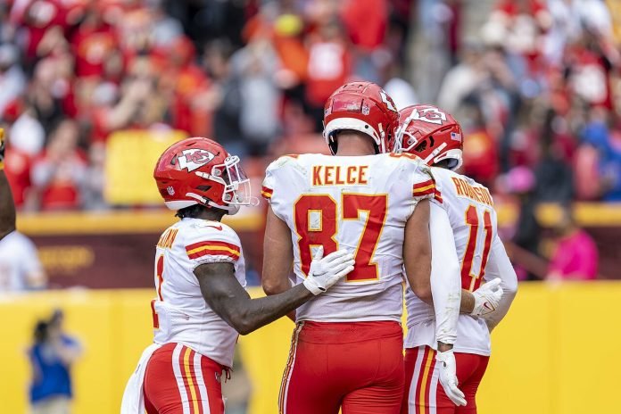 Tyreek_Hill,_Travis_Kelce_Creative Commons