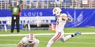 Kicker Matt McCrane fez história na UFL (Foto: Divulgação DC Defenders)