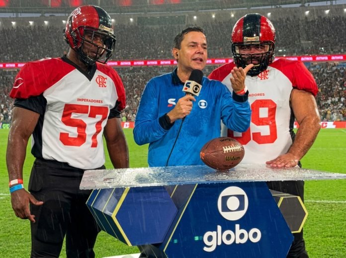 Jogadores do Flamengo Imperadores na inserção da Globo em clima de NFL Rio Game (Imagem: Divulgação Flamengo Imperadores)