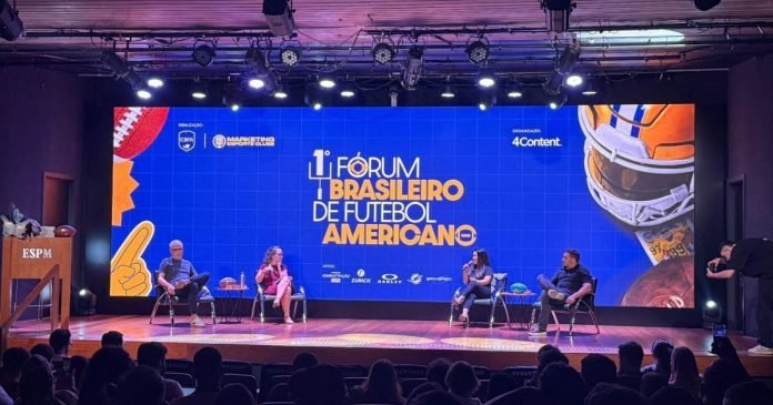 O 1° Fórum reuniu especialistas em comunicação e negócios da modalidade, além de executivos da NFL no dia 2 de setembro do ano passado, na ESPM (Escola Superior de Propaganda e Marketing), em São Paulo. (Imagem: Divulgação CBFA)