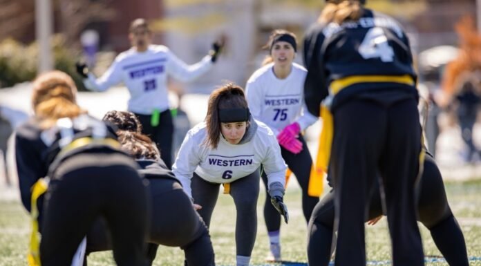 Flag feminino universitário amplia espaço no Canadá Victoria D'Alessandro #6, presidente da Western Women's Flag Football. (Foto: Divulgação Western University)