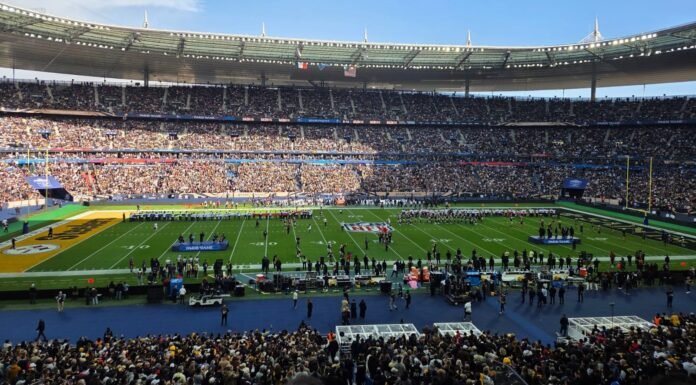 NFL leva 78.488 torcedores a Paris Público lota o Stade de France para o primeiro jogo da temporada regular da NFL em Paris. (Foto: Victor Romualdo Francisco / Salão Oval)
